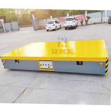 無軌膠輪車人車