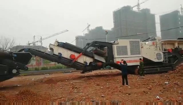 邁科路大型礦山機(jī)械進(jìn)出口,移動(dòng)破碎站